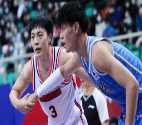 CBA彻底大结局了曾凡博被裁广东队慌了：朱芳雨又要白折腾了