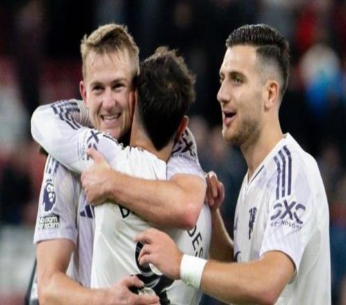 德利赫特：本赛季我们对强队都发挥得很好，仅对曼城全盘皆错