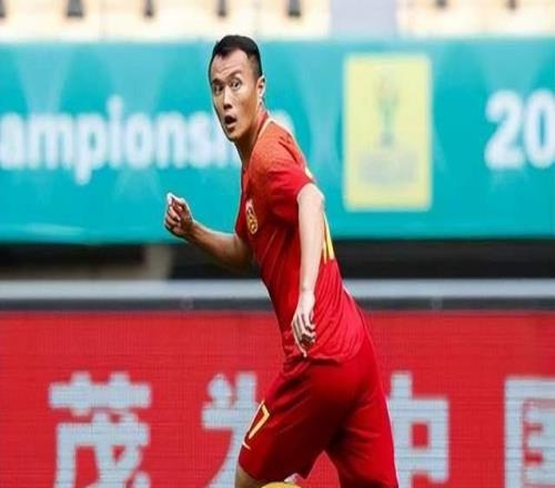 前国脚炮轰年轻球员：这时候你去夜店玩虚了，就是没教育好！