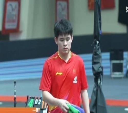 林诗栋3-0战胜黄镇廷，国乒男团1-0领先中国香港