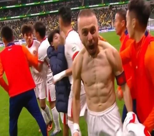 战国安戴帽，萨里奇成为海牛队史第8位上演帽子戏法的球员