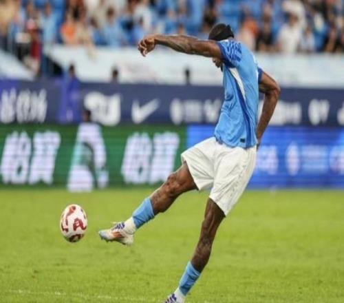 【中超】埃杜加西亚传射建功新鹏城2比1战胜国安