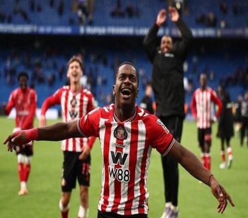 英超神奇1夜！曼联42三连胜！反超4连败利物浦！黑猫绝杀切尔西