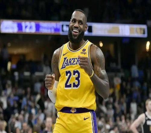 湖人消息：名帅花式吹詹，东契奇回归训练，战勇士出场更新