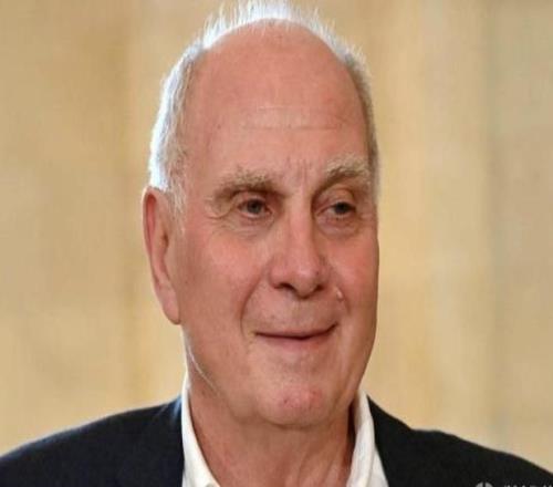 赫内斯：拜仁再次成为一座堡垒孔帕尼像老母鸡一样保护球员