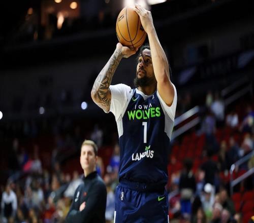 火箭裁掉了后场老熟人，他在新赛季还会继续为火箭二队出战