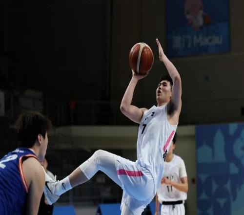 尽力！18岁李悦洲全运场均42.3分仍无缘奖牌，瘫坐在地情绪沉重