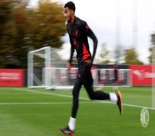意媒丨米兰今日训练情况
