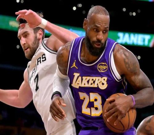 湖人最大短板出炉，东契奇犯两错！里夫斯难辞其咎，詹姆斯被坑苦