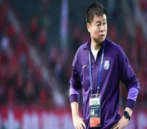 记者：津门虎主帅于根伟已经结束治疗，今日再次带队训练