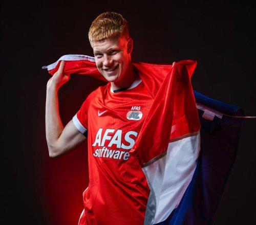 曼联巨头力荐签荷兰佩德里，阿莫林想要即战力！曝红魔欲买回小麦