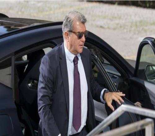 世体：拉波尔塔周一中午抵达体育城，向球队重申支持和鼓励