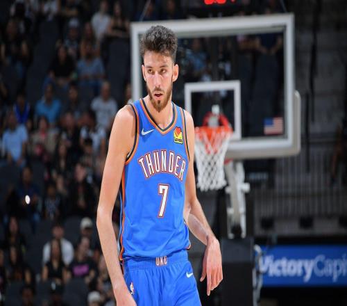 队记：霍姆格伦复出迎赛季首秀，雷霆现有最强阵容战掘金