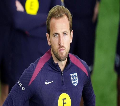 记者：目前没有俱乐部和凯恩谈判，转会拜仁前他曾有兴趣加盟曼联