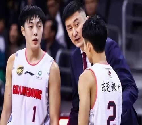 20分大胜+44分横扫，徐杰率广东男篮夺5连胜，全明星阵容全运冲冠