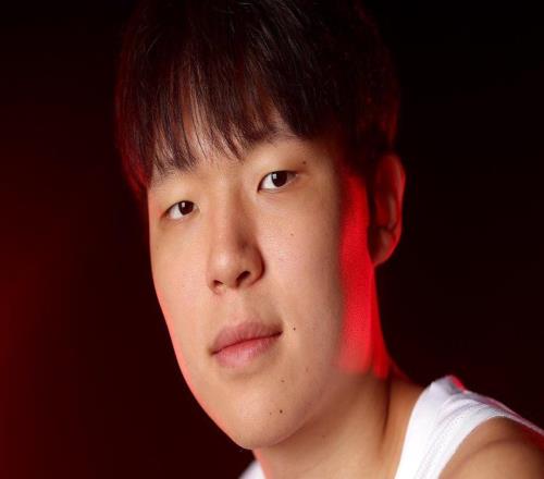 美记：杨瀚森必须激发力量和体能最大潜力，才能发挥最大潜能