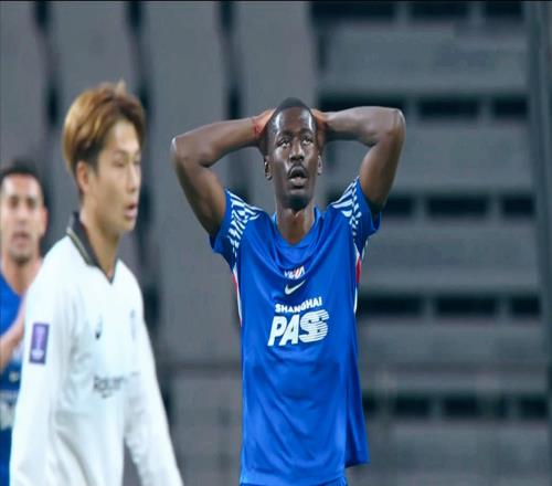 太倒霉了，3球被吹+失点，6大外援难救申花，赛后1幕令中超成笑话