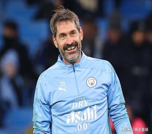 传奇落幕！卡森时隔18年，两夺欧冠，利物浦奇迹见证者，全部退役