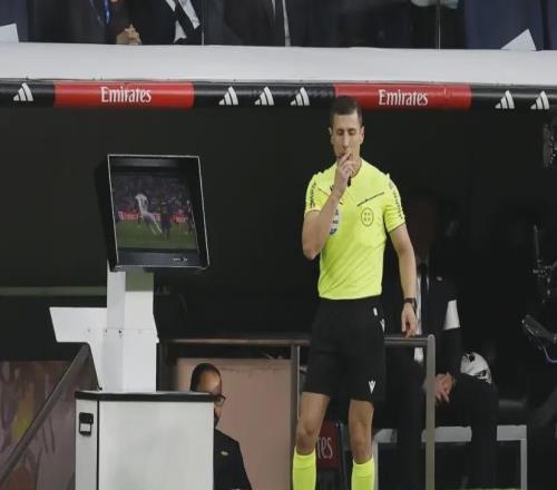 裁委会复盘国家德比判罚：主裁2次判罚错误，VAR均已纠正