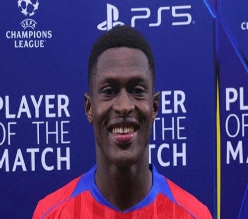 从边路好手到欧冠主角！23岁巴黎球员正冲击世界最佳左后卫宝座