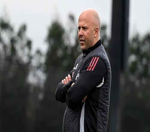 斯洛特：航班延误不影响球队备战，明天我们可能进行适当轮换