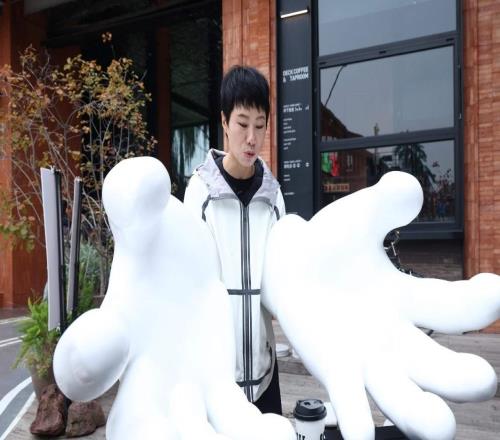 奥运冠军体验“淀粉人”日常！手脚麻木肿胀或是罕见病的早期信号