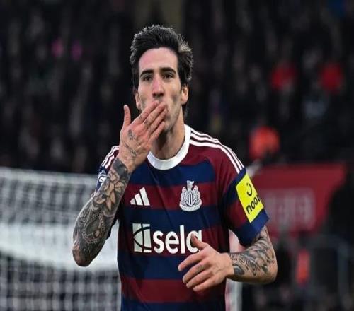 记者：托纳利因病缺席了训练，但他大概率出战对本菲卡的比赛