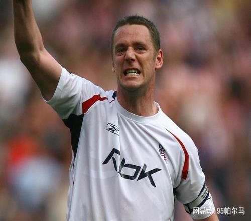 实力大于名气的硬汉，从未效力过三狮军团，33岁踢英乙成功转型