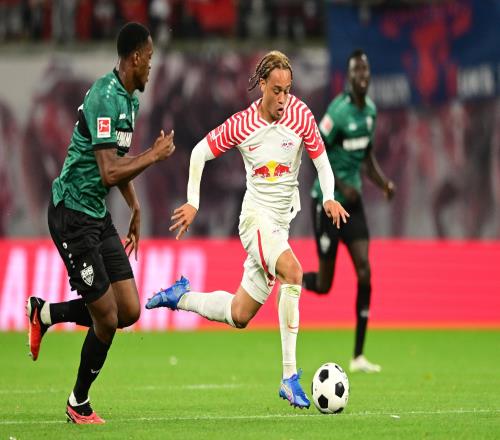 德天空：哈维西蒙斯将首发出战拜仁，球员仍然只想加盟切尔西