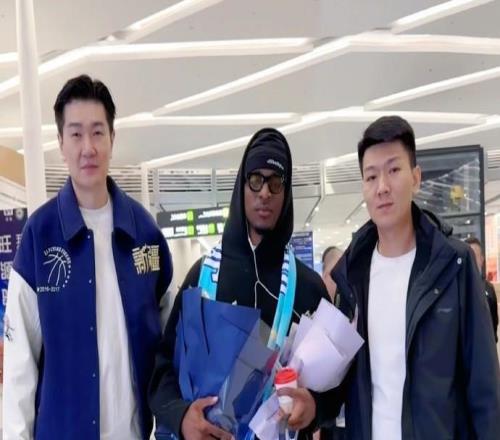 官方：扎卡里纳托尔正式加盟新疆广汇男篮