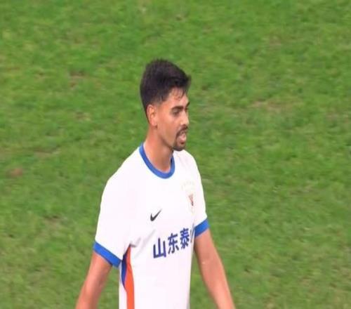 瓦科不值顶薪续约，更缺B2B中场泰山不给韩鹏转正机会目标洋帅