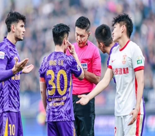 亚泰又在补时崩盘50岁洋帅包间看呆2爱将染红+乌龙或成降级罪人