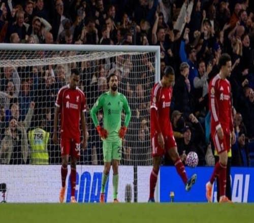 记者：利物浦输球后，仅斯洛特和三位球员留下来感谢球迷