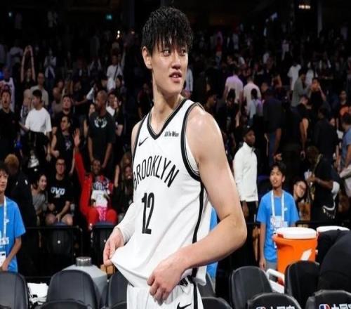 NBA中国赛后篮网裁掉曾凡博引热议球迷呼唤回北京冲击CBA总冠军