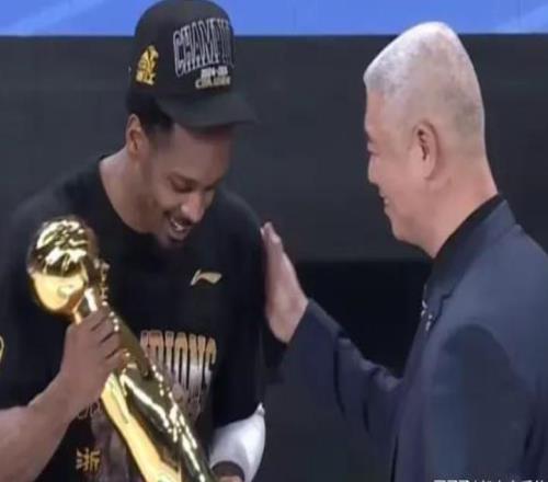 广厦队官宣续约布朗，新赛季4外援全部确定，王博带队冲二连冠