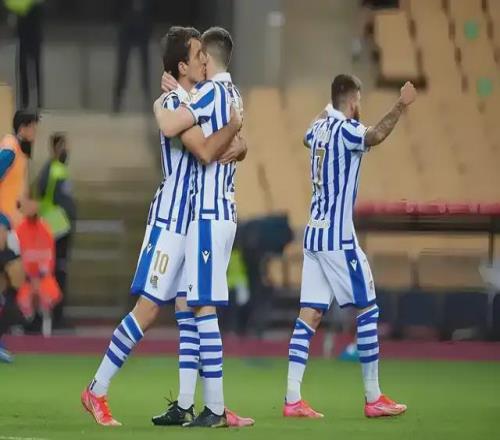 西甲皇家社会VS塞维利亚：参加欧冠的球队，已沦为保级队