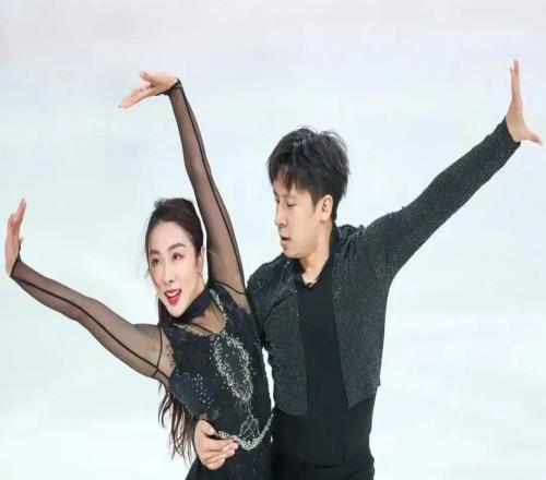 冰坛传奇归来！北奥夺冠三年后隋文静/韩聪重返国际赛场再夺牌