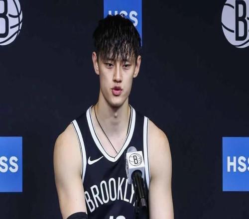 网媒谈曾凡博：回CBA赚7位数年薪或略高于10万美元打G联赛