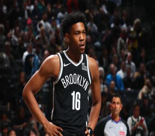 曾凡博的竞争对手，马丁登场8分钟得到11分1板1帽&罚球准绝杀