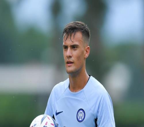 一日意甲动向：国米挖潜新U20妖人射手，魔笛社媒祝贺米兰登顶