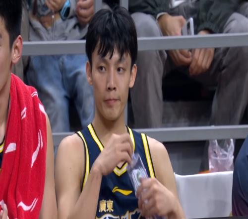 48犯52罚！惨遭约克加时绝杀，广东3人要背锅，胡明轩首当其冲