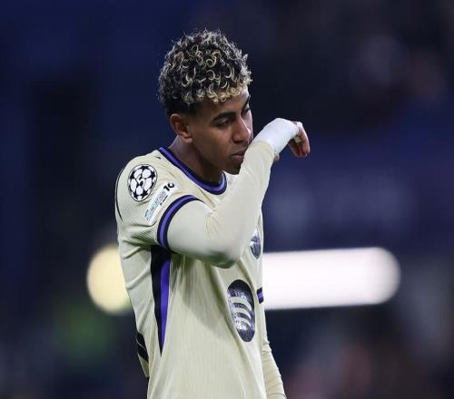 18岁亚马尔又被防死！全场仅1射+21次丢球权，遭切尔西小孩哥碾压