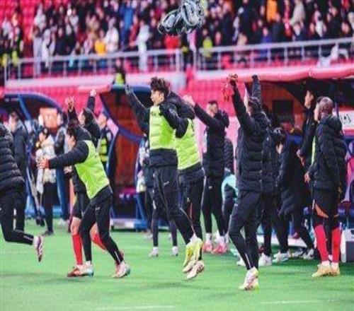 辽宁铁人队十年磨一剑逆风飞翔，用坚持书写传奇！