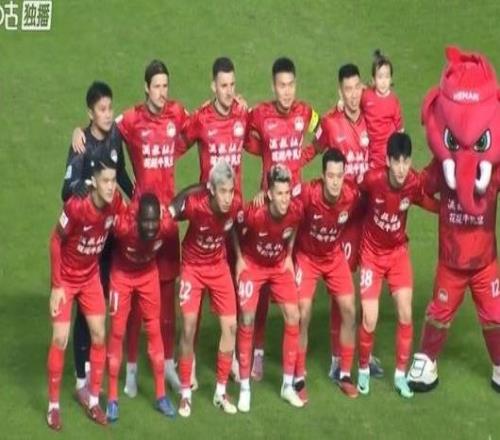 豫媒：河南从从容容游刃有余“双杀”亚泰，冲击联赛前十可期