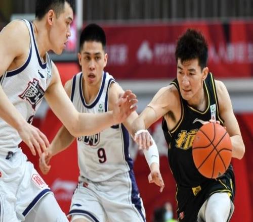 CBA太惨了！新赛季门票被当赠品送：买牛奶送CBA门票