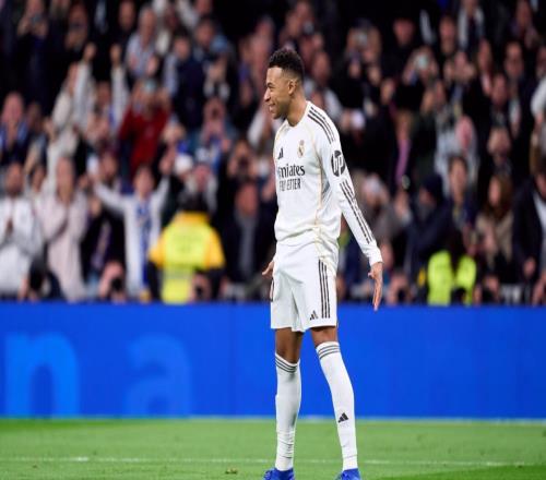 感动！27岁姆巴佩做“SIU”庆祝动作致敬C罗：他是榜样+皇马GOAT