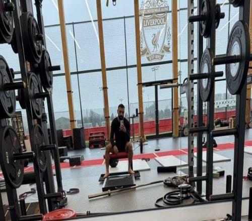 未随利物浦出征米兰，萨拉赫晒在俱乐部健身房训练照