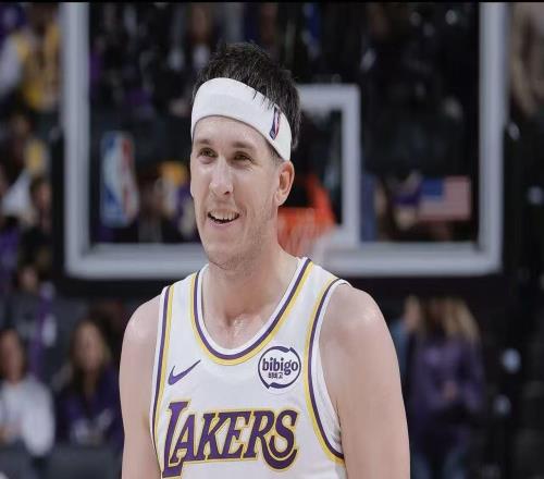 逆袭！里夫斯狂砍51分，落选秀历史第三人