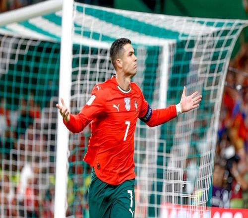 C罗梅开二度造足坛神迹！利物浦核心传射+绝平，匈牙利22葡萄牙