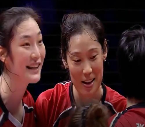 泪目！朱婷轰27分带队爆冷赢卫冕冠军：30岁仍是中国女排最强主攻